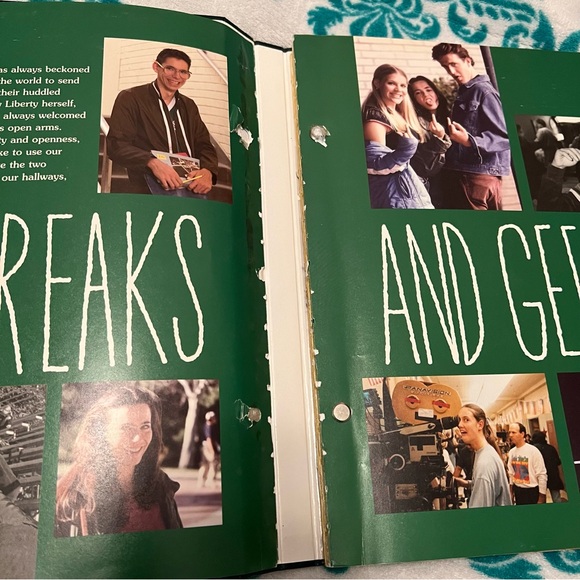 Freaks and Geeks Yearbook - Picture 4 of 7